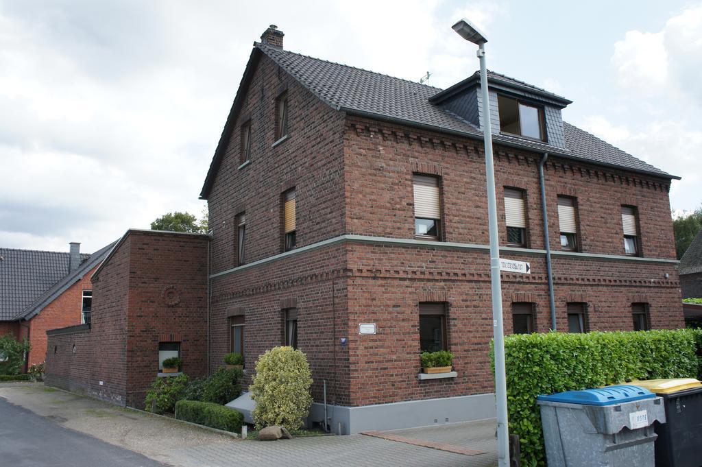 Ferienwohnung Poettershof Krefeld Room photo